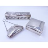 A SILVER HALLMARKED COIN PURSE, TOGETHER WITH A SILVER HINGED PRESENTATION BOX ENGRAVED "BRIGADE