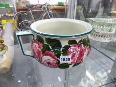 A WEMYSS CHAMBER POT WITH DOG ROSE DECORATION. Dia. 22cms.