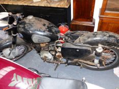 AJS G16 MS ? 350CC- BARN FIND PROJECT- GENERALLY APPEARS IN FAIRLY GOOD UNRESTORED AND DISMANTLED