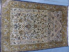 A FINELY WOVEN SILK PERSIAN PRAYER RUG. 154 x 106cms.