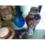 A COLLECTION OF ORIENTAL EXPORTWARES TO INCLUIDE CHINESE FAMILLE ROSE TEA BOWLS AND SAUCERS, IMARI