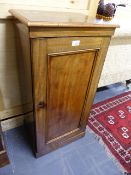 A 19th.C.MAHOGANY BEDSIDE CABINET WITH SINGLE PANEL DOOR. W.45 x H.88cms.