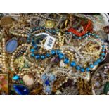 A LARGE COLLECTION OF JEWELLERY TO INCLUDE A 9ct DIAMOND RING (FOR REPAIR), BLUE FOIL BEADS, ETC.