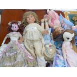 VARIOUS VINTAGE DOLLS.