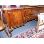A GOOD QUALITY QUEEN ANNE STYLE MAHOGANY SIDEBOARD.