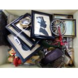 A BOX OF COLLECTABLES TO INCLUDE A SET OF SIX NAGASAKI SERPENT SPOONS,PISTOL CUFFLINKS, A HAND