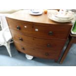 A GEORGIAN MAHOGANY CHEST OF DRAWERS.