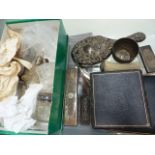 A QTY OF SILVER MOUNTED DRESSING TABLE ITEMS,ETC.