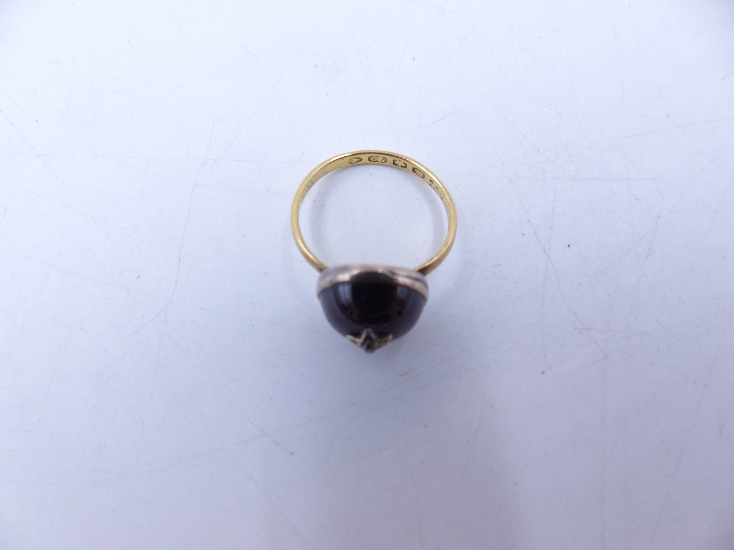 AN ANTIQUE 22ct YELLOW GOLD CABOCHON GARNET AND OLD CUT DIAMOND STAR BURST RING. FINGER SIZE J. - Image 9 of 9