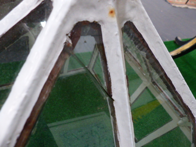 AN ANTIQUE CAST IRON FRAME GARDEN CLOCHE LATER PAINTED WHITE. - Image 4 of 24