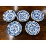 FOURTEEN MEISSEN ONION PATTERN PLATES, ALL WITH CROSSED SWORD MARK, Dia.21cms.