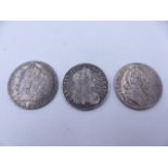 AN ENGRAVED 1772 MEXICAN EIGHT REALES COLONIAL COIN TOGETHER WITH A WILLIAM III ENGRAVED COIN AND
