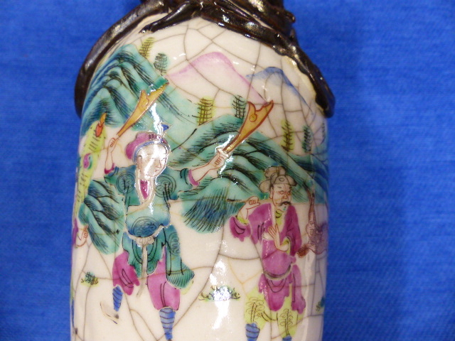 A PAIR OF CHINESE FAMILLE ROSE WARRIOR DECORATED CRACKLE GLAZE VASES WITH APPLIED DRAGON COLLARS AND - Image 45 of 48