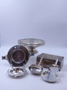 A SILVER TAZZE WITH A PIERCED WORK BORDER DATED 1933 BIRMINGHAM FOR ADIE BROTHERS LTD, HEIGHT 8cms