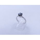 A 9ct WHITE GOLD BLACK DIAMOND RING, APPROXIMATE ESTIMATED WEIGHT 1ct, FINGER SIZE Q.