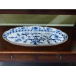 A MEISSEN ONION PATTERN FISH PLATTER WITH CROSSED SWORD MARK. W.60cms