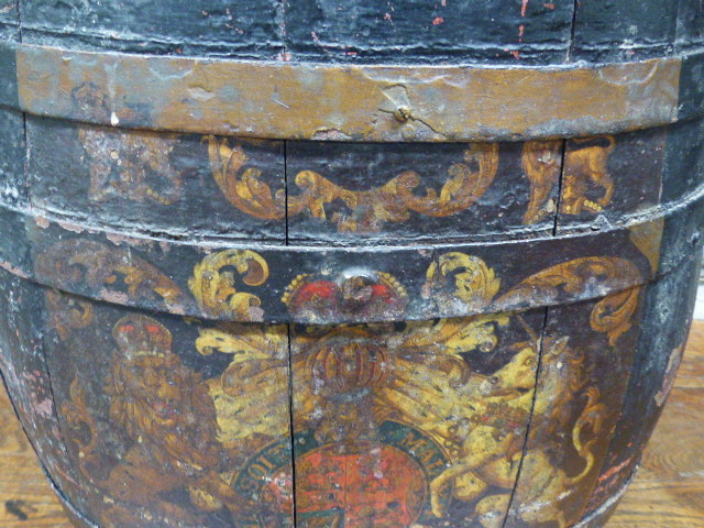 A 19th.C.COOPERED BARREL WITH PERIOD PAINTED ROYAL ARMORIAL. H.53cms. - Image 7 of 11