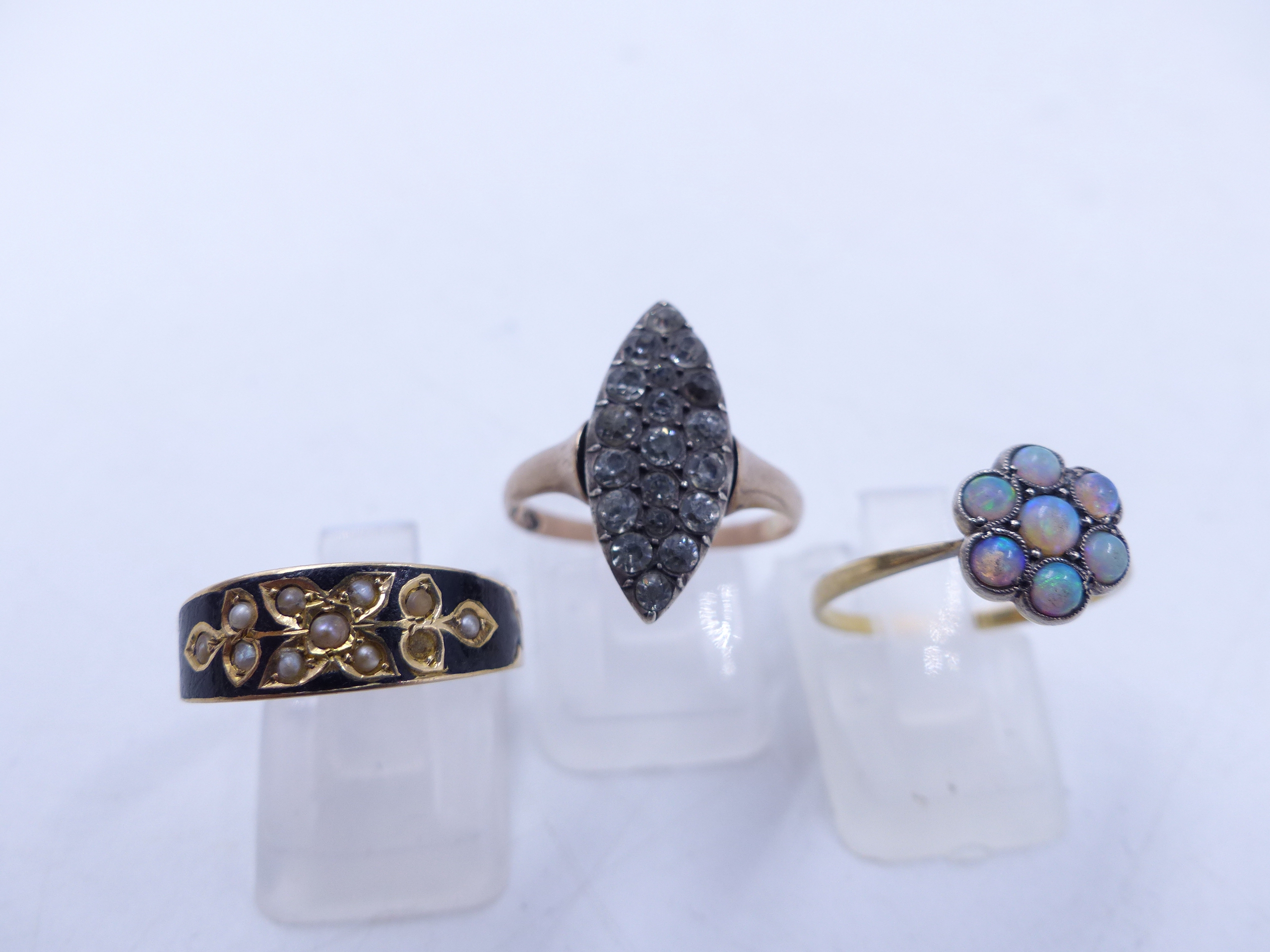 A COLLECTION OF EARLY JEWELLERY TO INCLUDE AN 18ct STAMPED OPAL CLUSTER RING, A 9ct STAMPED - Image 16 of 17