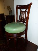 A 19th.C.STYLE LYRE BACK ADJUSTABLE HEIGHT MAHOGANY MUSIC STOOL WITH LEATHER UPHOLSTERY.