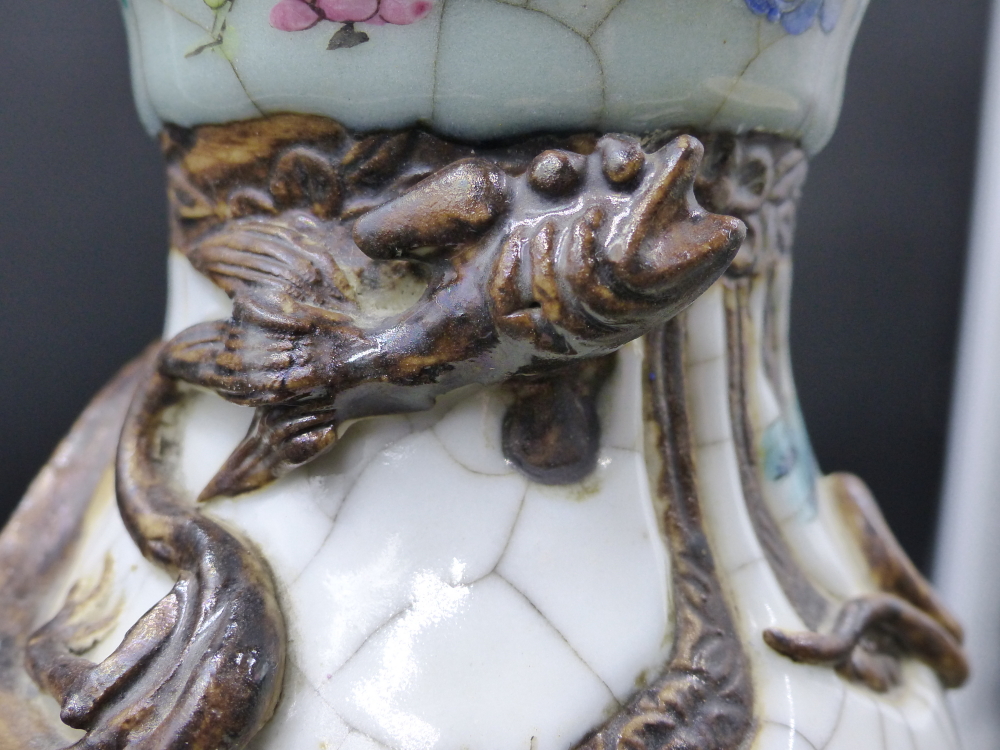 A PAIR OF CHINESE FAMILLE ROSE WARRIOR DECORATED CRACKLE GLAZE VASES WITH APPLIED DRAGON COLLARS AND - Image 4 of 48