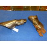 A PAIR OF ARMOUR GAUNTLETS