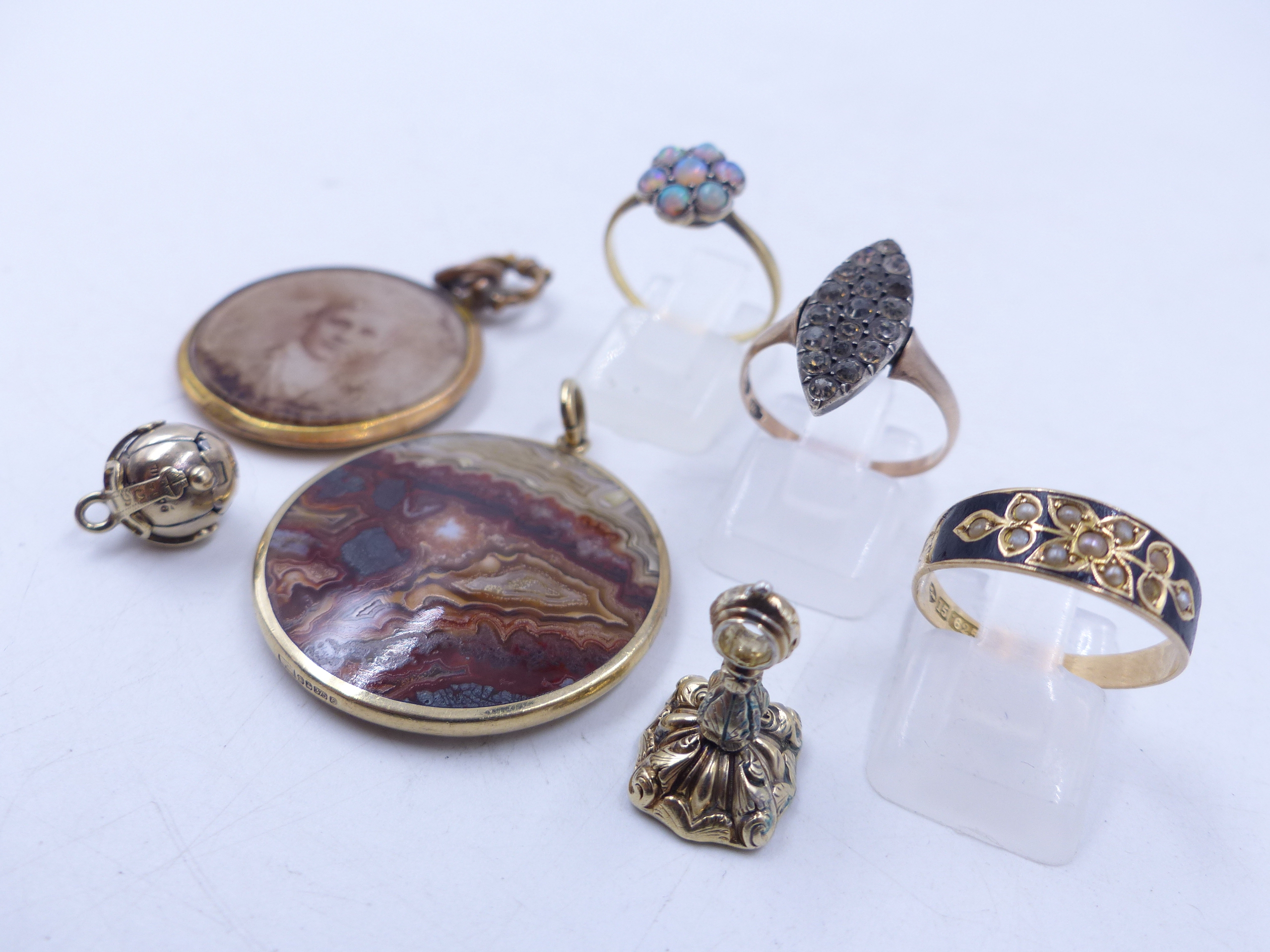 A COLLECTION OF EARLY JEWELLERY TO INCLUDE AN 18ct STAMPED OPAL CLUSTER RING, A 9ct STAMPED - Image 2 of 17