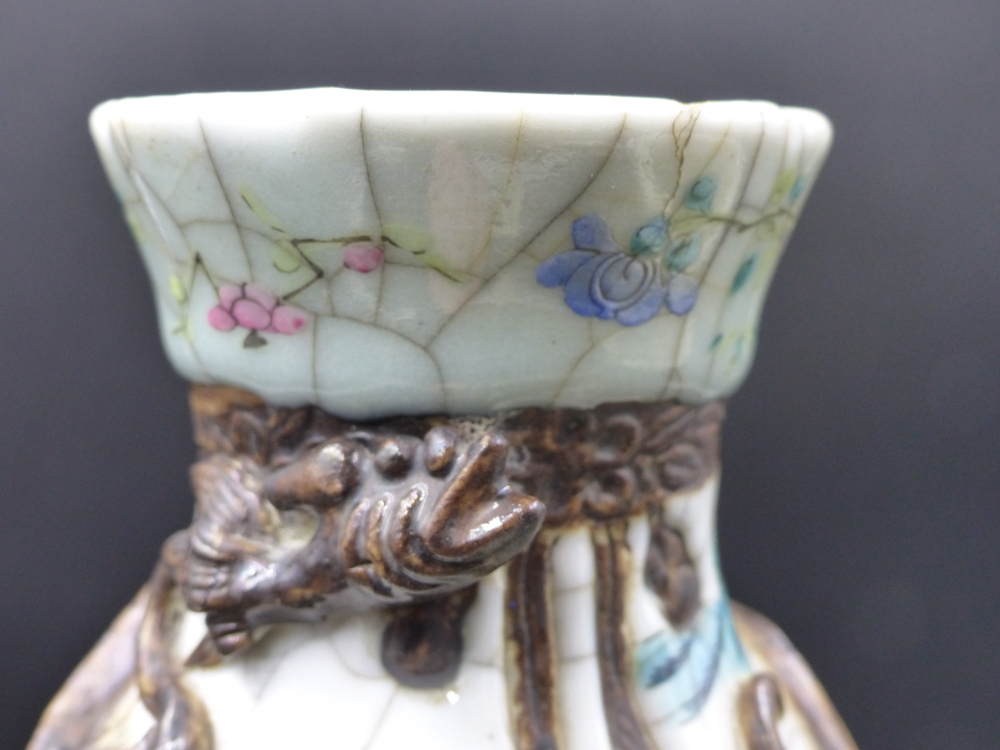 A PAIR OF CHINESE FAMILLE ROSE WARRIOR DECORATED CRACKLE GLAZE VASES WITH APPLIED DRAGON COLLARS AND - Image 3 of 48