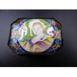 A CHINESE EXPORT OCTAGONAL ENAMEL SNUFF BOX WITH WESTERN STYLE PORTRAIT ROUNDEL TO TOP AND THE SIDES