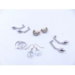 A SELECTION OF EARRINGS TO INCLUDE A PAIR OF 14ct GOLD DROPS, 9ct WHITE GOLD STONE SET DROPS,
