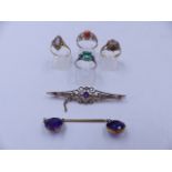 A COLLECTION OF EARLY JEWELLERY TO INCLUDE A VICTORIAN OPAL AND PASTE RING DATED 1907 CHESTER, A 9ct