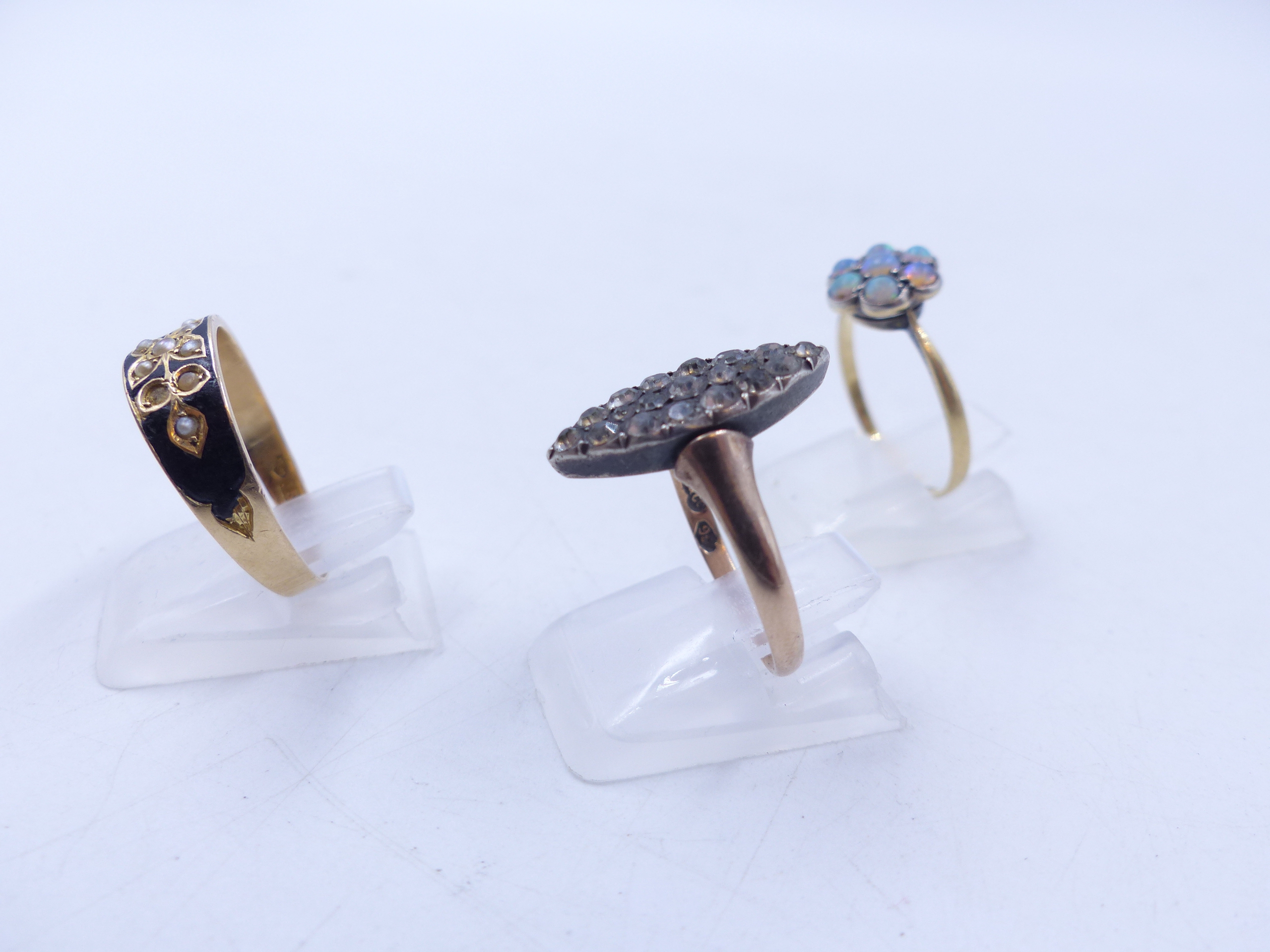 A COLLECTION OF EARLY JEWELLERY TO INCLUDE AN 18ct STAMPED OPAL CLUSTER RING, A 9ct STAMPED - Image 14 of 17