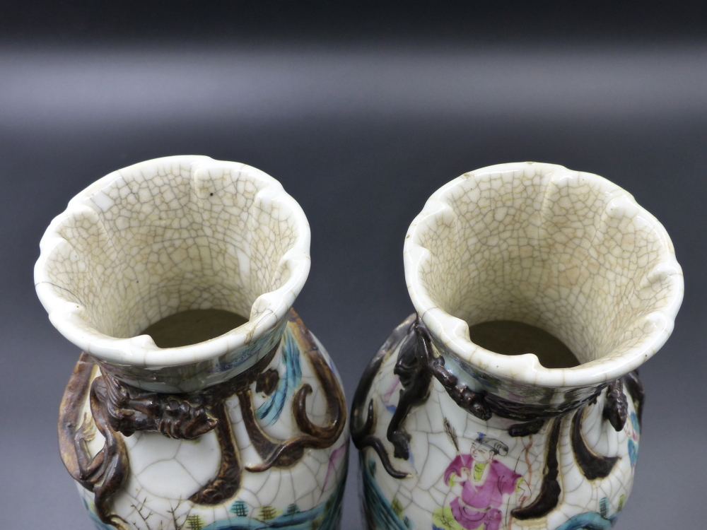 A PAIR OF CHINESE FAMILLE ROSE WARRIOR DECORATED CRACKLE GLAZE VASES WITH APPLIED DRAGON COLLARS AND - Image 14 of 48