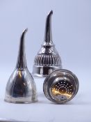 A GEORGIAN SILVER HALLMARKED WINE FUNNEL WITH DETACHABLE INNER STRAINER BOWL, DATED 1795, LONDON,