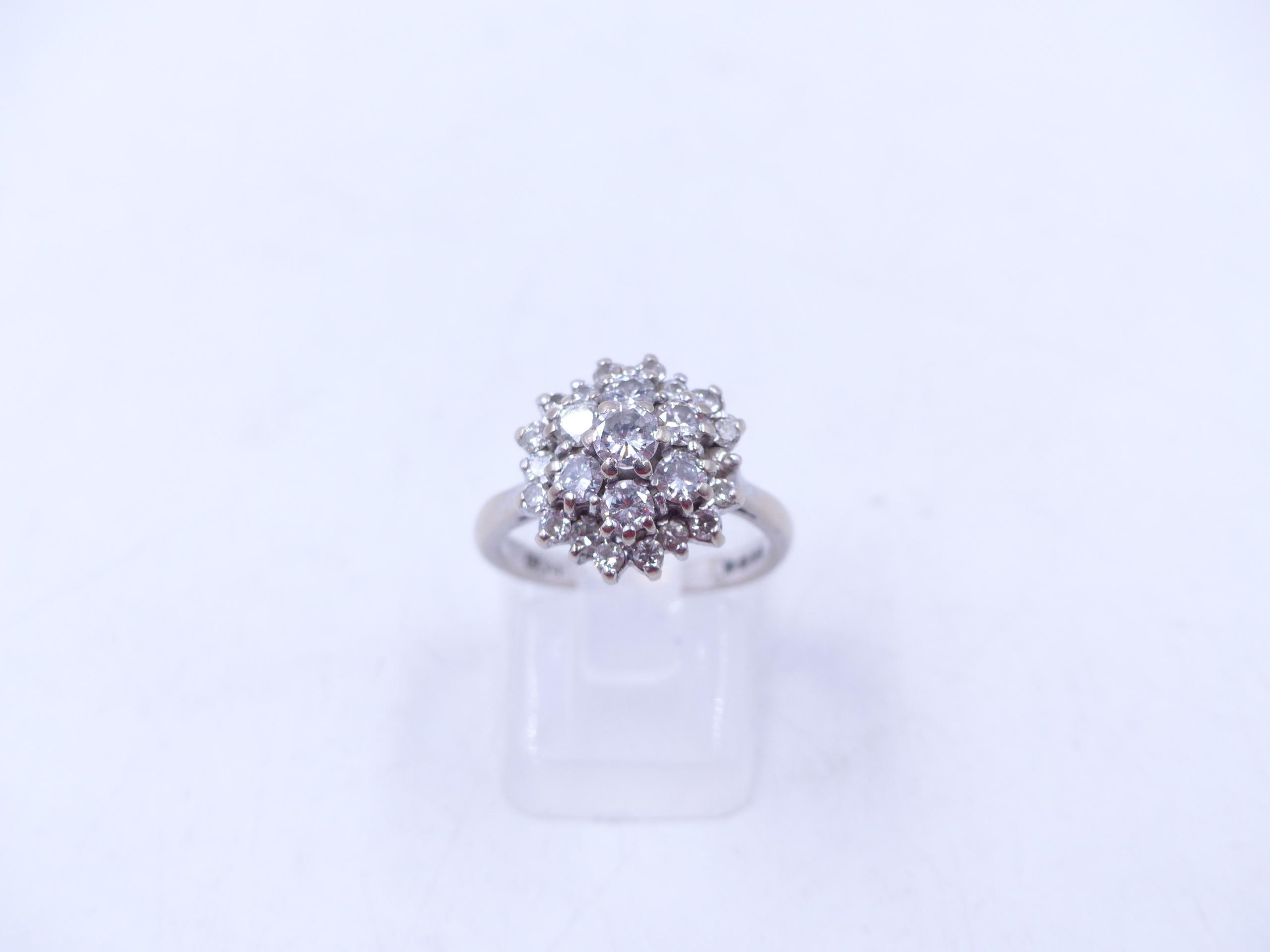 AN 18ct HALLMARKED WHITE GOLD DIAMOND DOUBLE CLUSTER RING. THE BRILLIANT CUT DIAMONDS ARE CLAW - Image 8 of 14