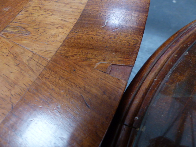 A REGENCY WALNUT TILT TOP BREAKFAST TABLE. - Image 16 of 35