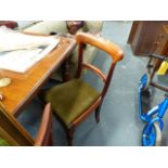 A SET OF FOUR VICTORIAN MAHOGANY DINING CHAIRS.