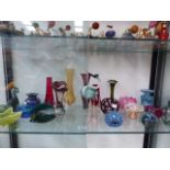 A COLLECTION OF ART GLASS TO INCLUDE PAPERWEIGHTS, VASES, ETC.