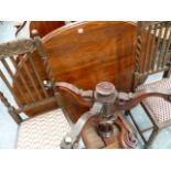 A VICTORIAN ROSEWOOD BREAKFAST TABLE.