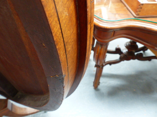 A REGENCY WALNUT TILT TOP BREAKFAST TABLE. - Image 31 of 35