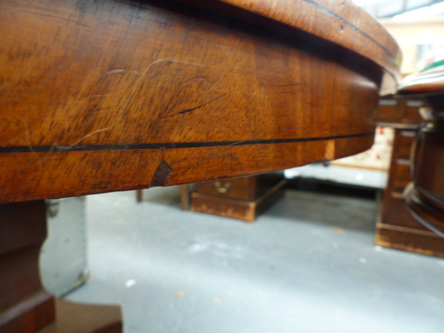 A REGENCY WALNUT TILT TOP BREAKFAST TABLE. - Image 19 of 35