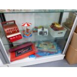 A SELECTION OF VINTAGE TOYS TO INCLUDE DINKY, CODEG, FISCHER TECHINQ SET, CHARM HARP, ETC.