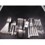 A SELECTION OF GEORGIAN AND VICTORIAN KINGS PATTERN FLATWARE, VARIOUSLY HALLMARKED 1820, 1822, 1824,