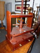 AN EARLY 19th.C.MAHOGANY DESK TOP PRESS WITH DRAWER TO BASE. W.46cms.