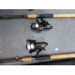 A QTY OF FISHING RODS TO INCLUDE FOX AVON DUO, GARBOLINO ROCKER PICER AND SUPER ROCKET, CORUM CS