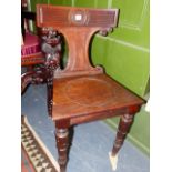 A GOOD WM.IV. MAHOGANY HALL CHAIR WITH KLISMOS STYLE BACK SUPPORT, PANEL SEAT AND CARVED TURNED
