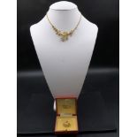 A 15ct STAMPED SEED PEARL FLORAL NECKLACE TOGETHER WITH A 9ct HALLMARKED SEED PEARL PENDANT. THE