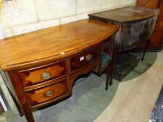 A MAHOGANY CROSSBANDED AND INLAID SMALL BOW FRONT SIDEBOARD, THE CENTRAL DRAWER FLANKED BY DEEP