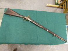 AN ENFIELD TWO BAND PERCUSSION MUSKET, THE LOCK MARKED CROWN VR TOWER 1861.