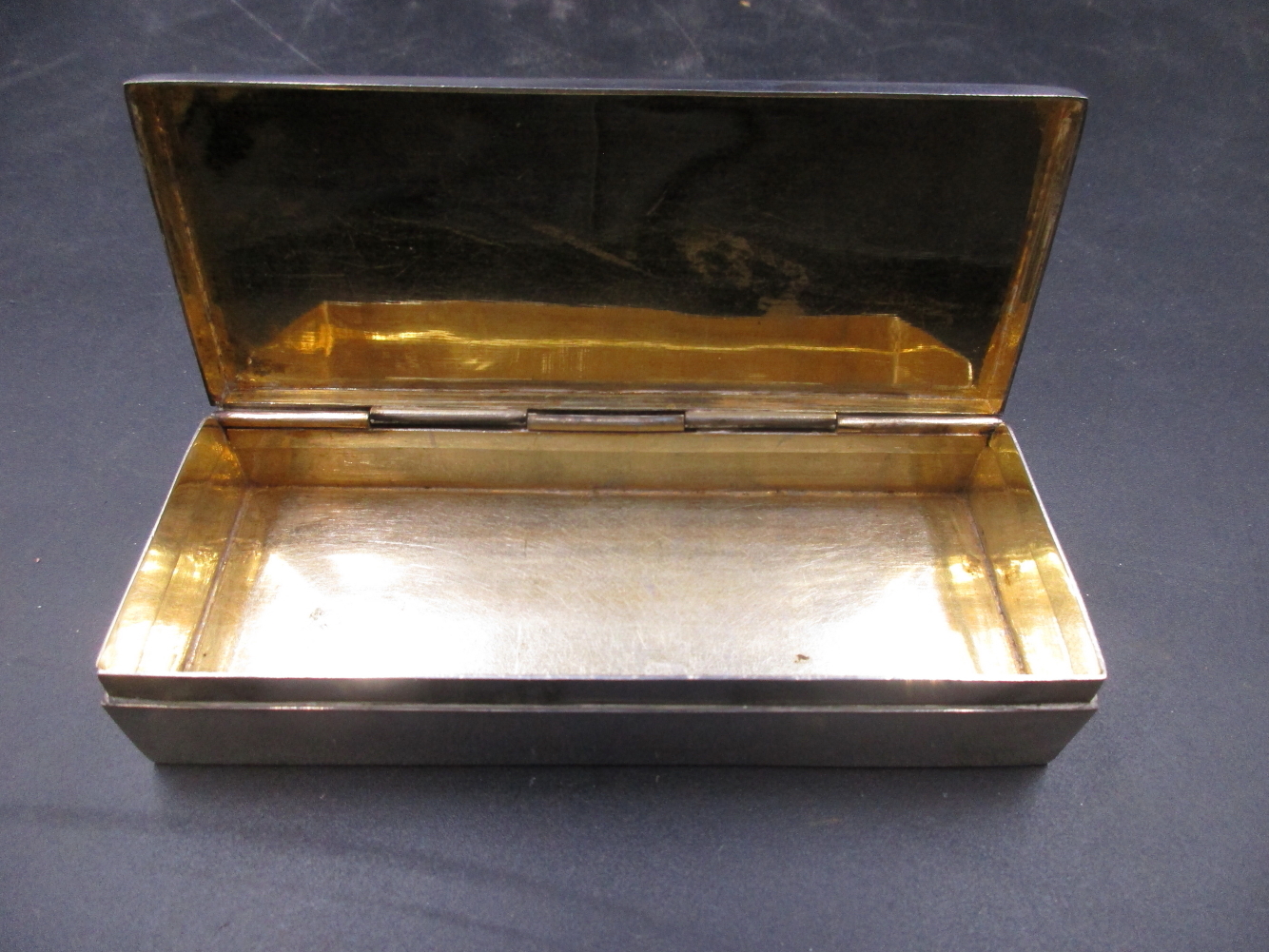 A CHINESE SILVER BOX WITH ENAMEL INSERT SHANGHAI ROWING CLUB 1888-1938.THE ROWING CLUB WAS FOUNDED - Image 3 of 3