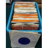 RECORDS. A QTY OF TAMLA MOTOWN ALBUMS AND 45 SINGLES c.1960/1970, APPROX 140 IN TOTAL.